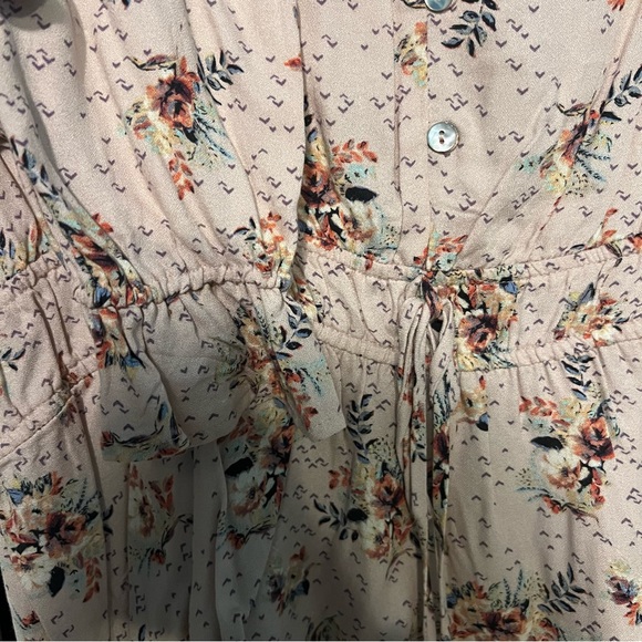 Maurice’s Floral Peplum Blouse 0 - Picture 4 of 4